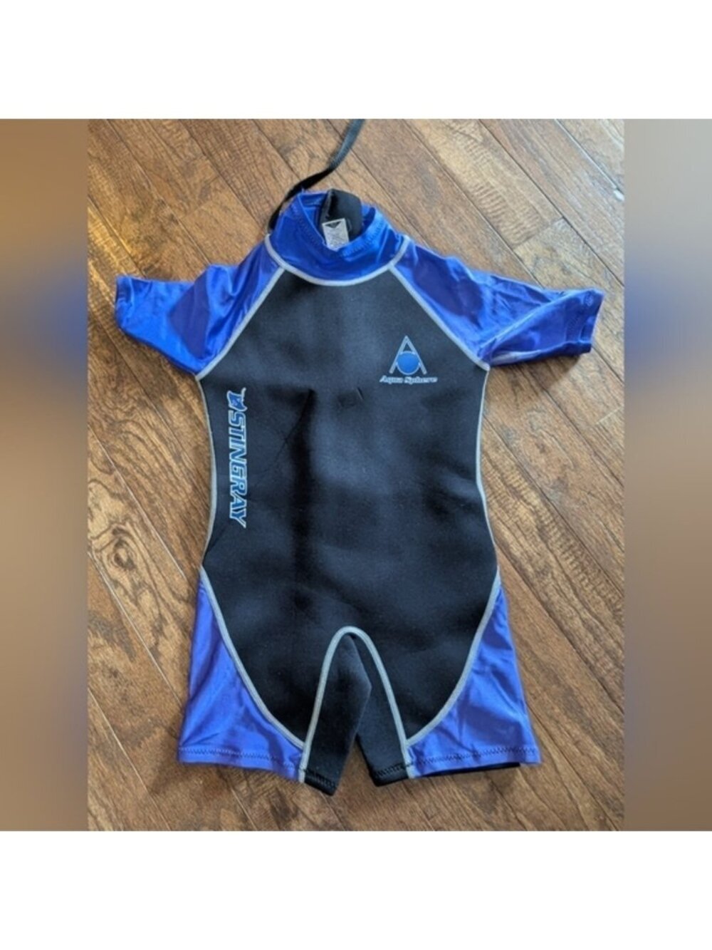 Youth Aqusphere Stingray Shorty Wetsuit, Size L, Color Black/Blue/ purple,